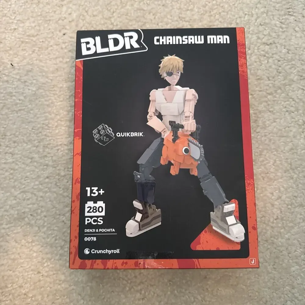 Chainsaw Man Denji and Pochita Building Set - 9.5-Inch and 2-Inch Buildable